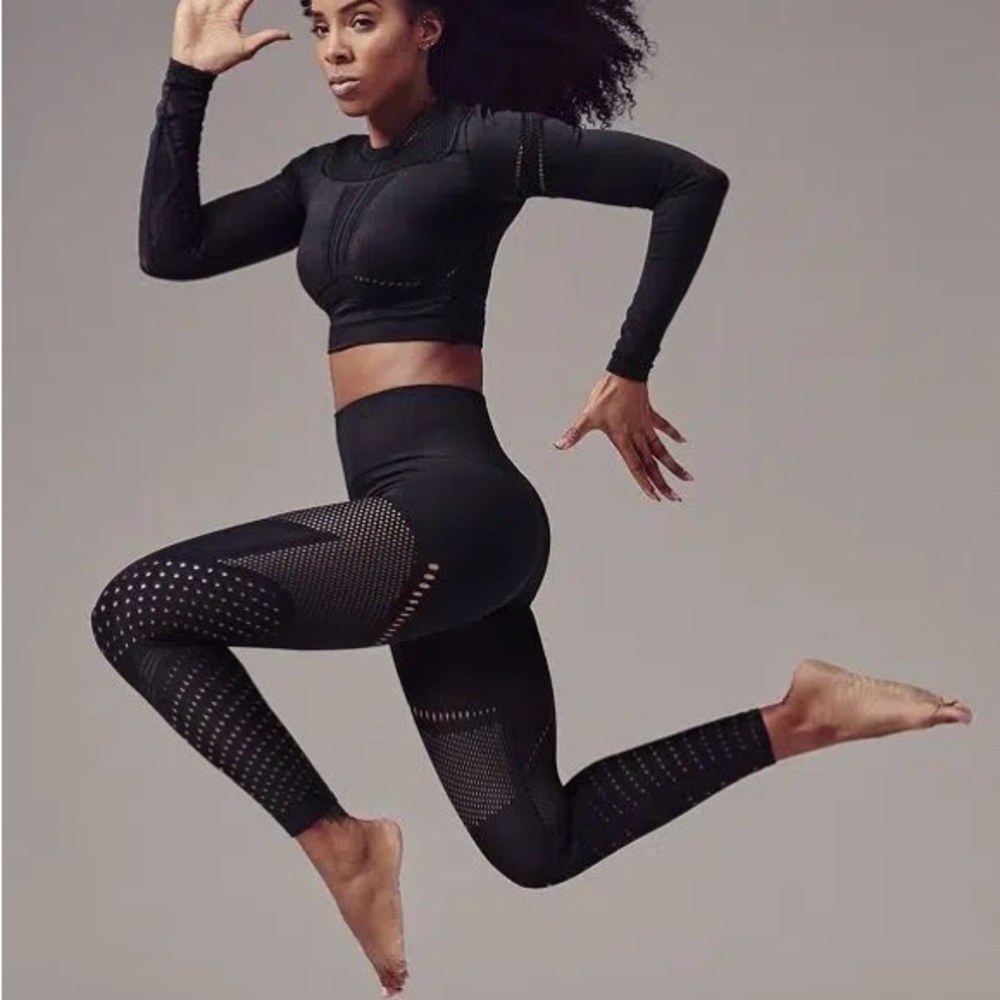 2 piece workout set -Small-Medium Fabletics Kelly Rowland crop top, capri outfit